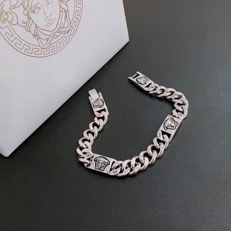Versace bracelet lyx358